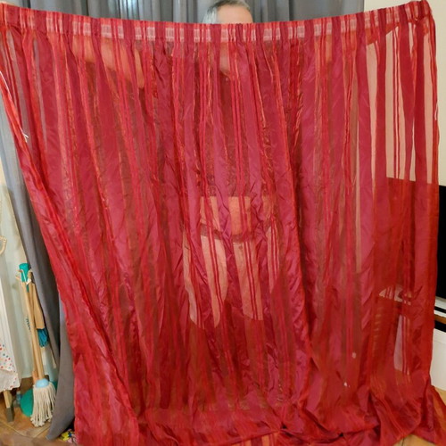 Red Sheer Curtain like new, 1.80 x 2.30 m