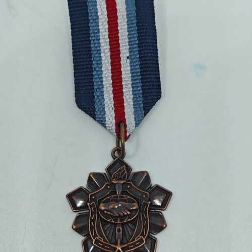 Collectible replica peace and friendship medal like new