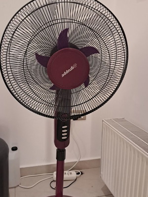 Fab standing fan with 3 settings