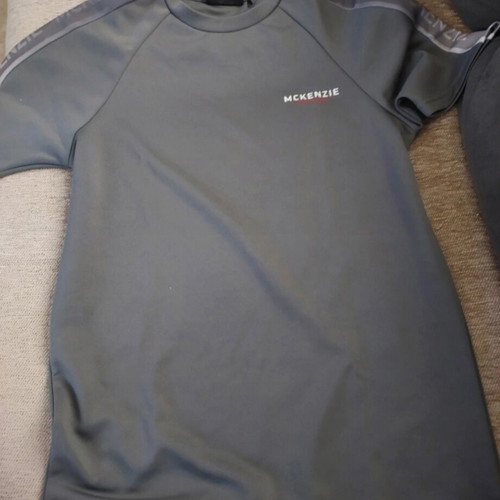 T-shirt McKenzie like new, gray, size 152 cm XS, boys 14 years