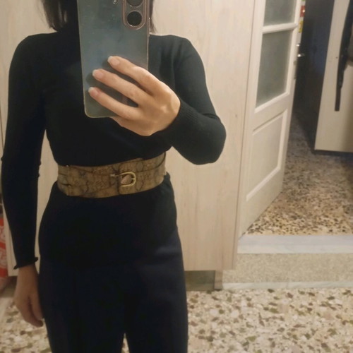 Belt like new, adjustable, black and beige