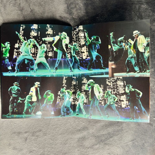 Michael Jackson This Is It mini album like new from 2009 concert ticket