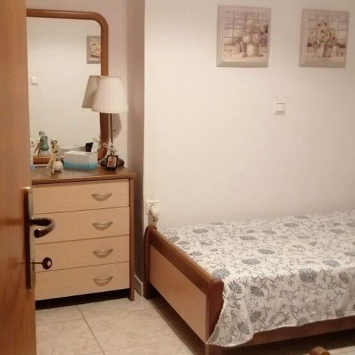 Set of 2 Single Beds with Mattresses and Nightstand like new