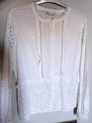 Zara guipure shirt new, size S