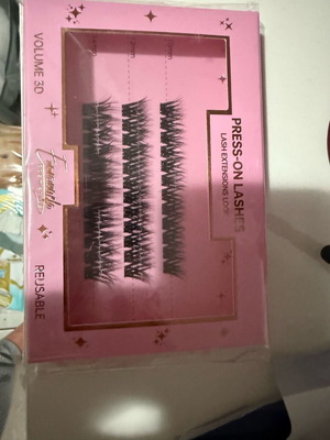 Emanouela Cosmetics lashes new with twinkle