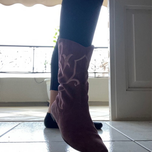 Purple suede boots with embroidery size 36