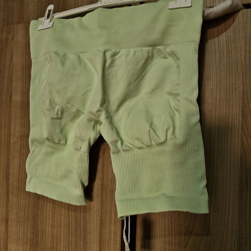 Thrivin Sculpting High Waist Scrunch Shorts new, pistachio color