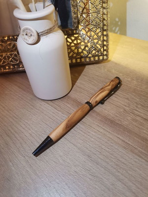 Handmade wooden pen new with black ink in case