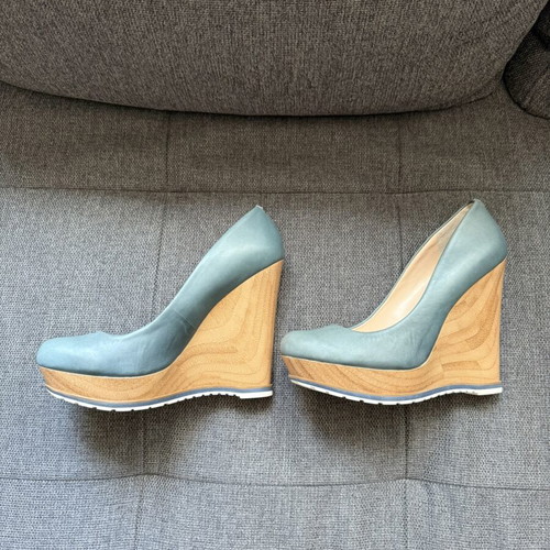 Guess leather platform shoes new, size 40, blue and green