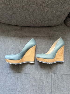 Guess leather platform shoes new, size 40, blue and green