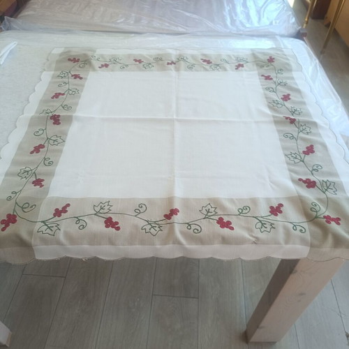 Vintage embroidered tablecloth 83×83 cm used, white with grape design