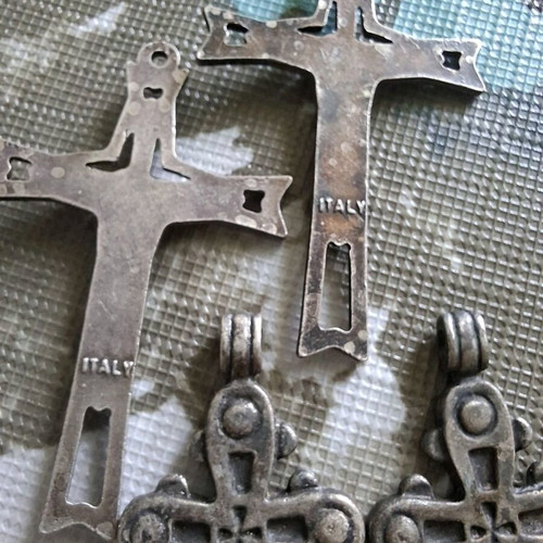 Vintage crosses set of 4 used, made in Italy