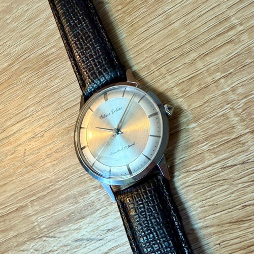 Citizen Deluxe Vintage wristwatch like new with new leather strap