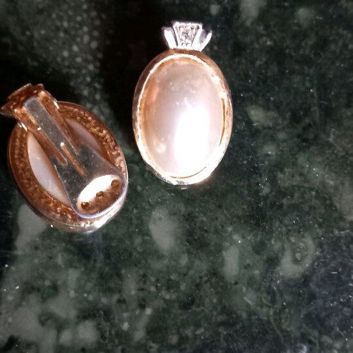 Pearl earrings like new