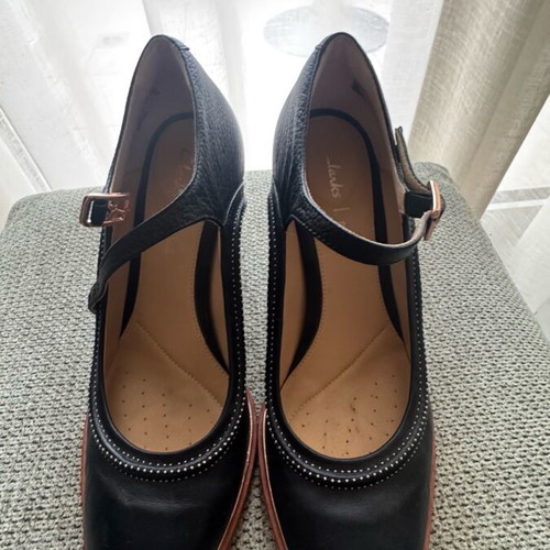 Clarks Mary Jane pumps like new, black, size 40