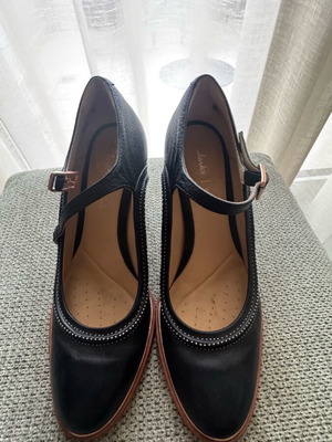 Clarks Mary Jane pumps like new, black, size 40