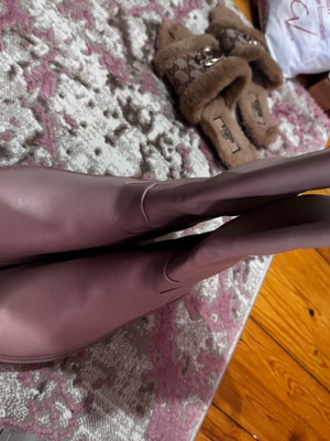 Boots new size 38 in dusty apple color just below the knee