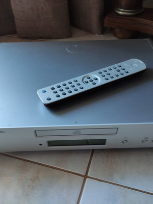 Cambridge Audio Azur 640C CD player with remote