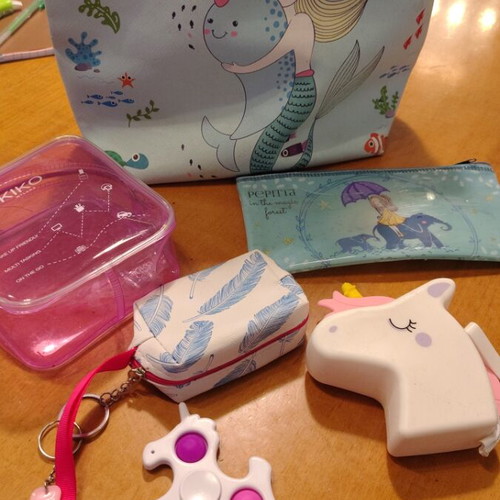 Gift set for girls used with wallets, pop it, spinner and Polo bag
