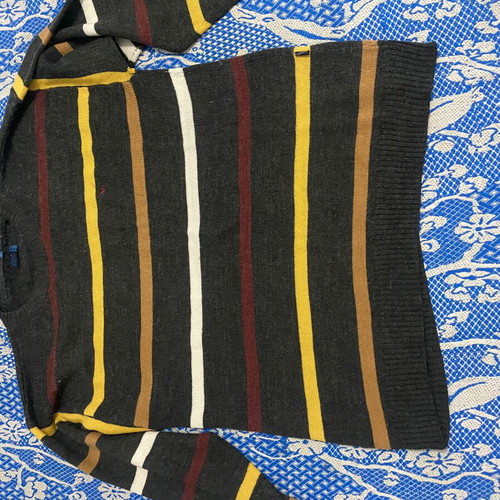 Men's pullover sweater like new, size L