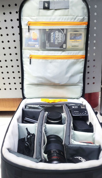 Πωλείται SONY A7 Rii + 3 ΦΑΚΟΙ + ΕΞΟΠΛΙΣΜΟΣ
