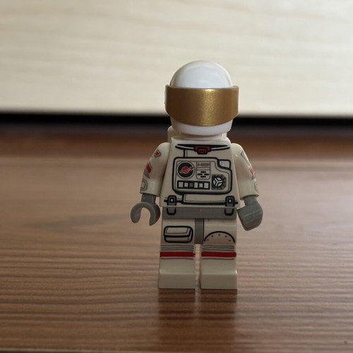 Lego Astronaut Series 15 collectible minifigure like new without accessories