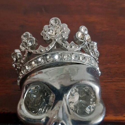 Necklace used with metal skull pendant