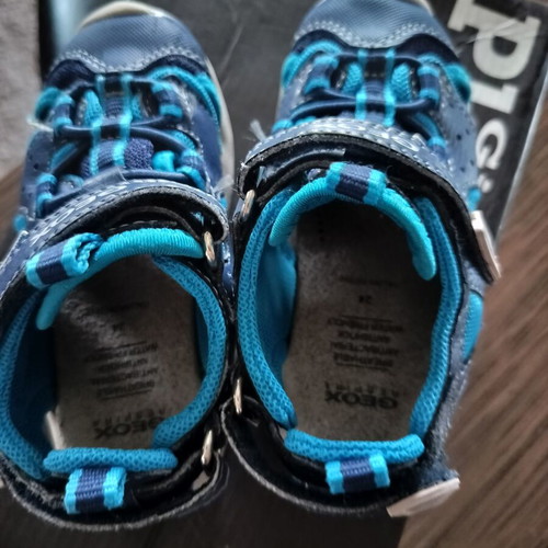 Geox kids sandals size 24 like new