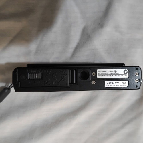 Olympus μ 1040 Slim like new, full box set with leather case
