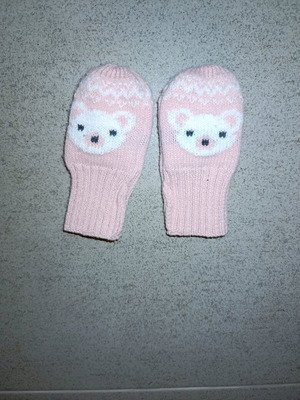Baby gloves like new, size 0-24 months, pink with bear design