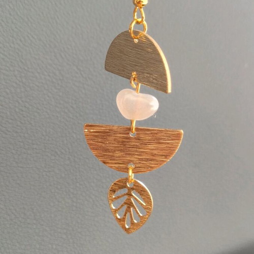 Handmade earrings from brass with beige pearl like new