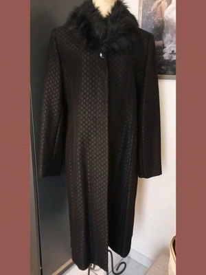 Woolen women's coat like new with fur collar, black, size M/L