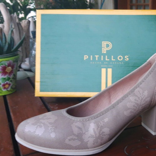 Pitillos leather anatomical pumps new, beige, size 37