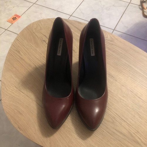 Calvin Klein women's brown pumps like new, size 40