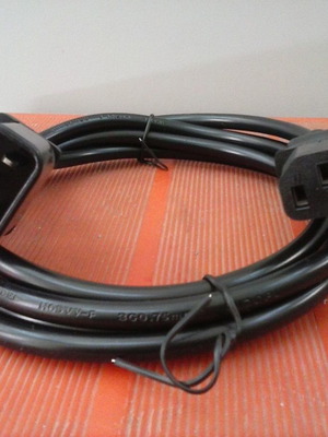 Захранващ кабел IEC-320-C13 Male-Female 1.8m нов