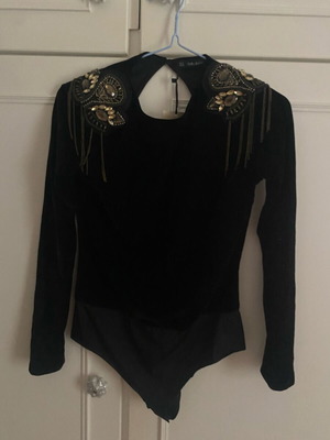 Zara velvet bodysuit with open back and jewelry new