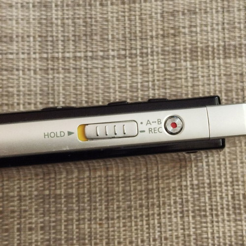 Samsung YH-J70 MP3 Player vintage used for parts or repair