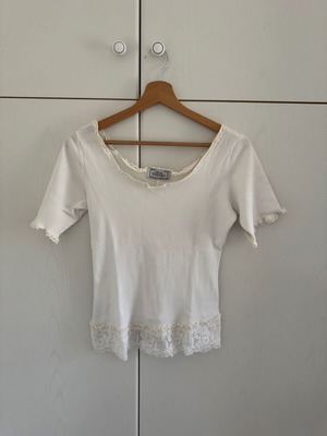 Atelier Samara cotton top used with cotton lace, size Small, white