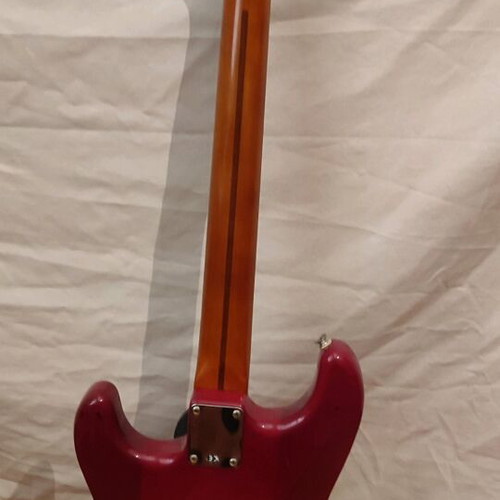 Stratocaster guitar with EMG like new, with case