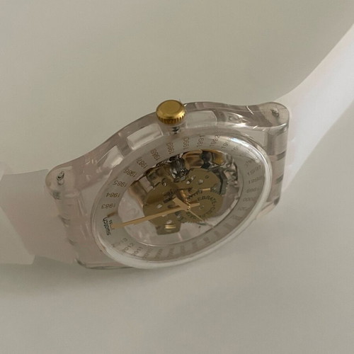 Swatch Limited Edition SUOZ161 41 mm like new with silicone strap