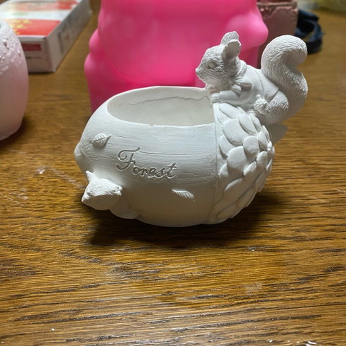 Acorn planter with squirrels new, gypsum ceramic