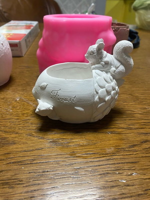 Acorn planter with squirrels new, gypsum ceramic