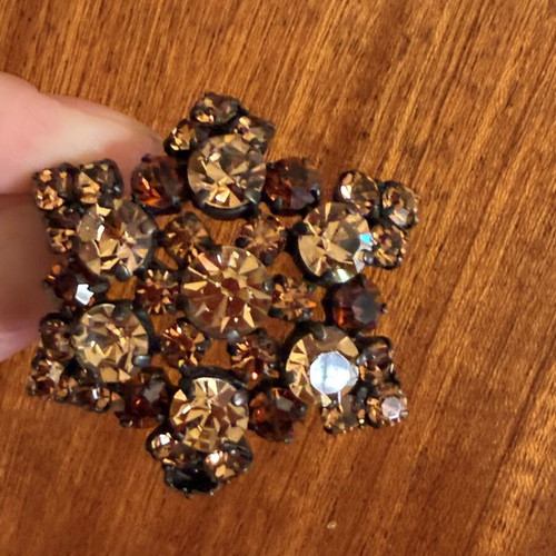 Vintage brooch from Czechoslovakia, like new, missing one crystal