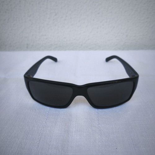 Calvin Klein CK3057S Vintage Sunglasses Like New, Black