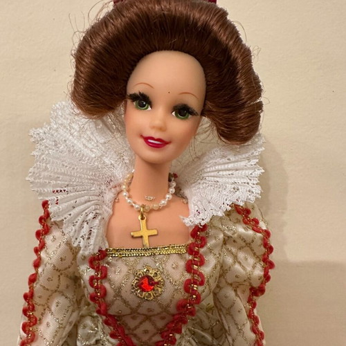 Barbie Elizabethan Queen used collectible from Mattel 1994