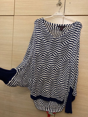 Knitted sweater new, white-blue, size XS