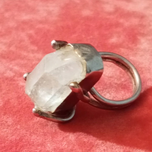 Silver 925 ring with rose quartz like new, stone length 3cm - 1cm