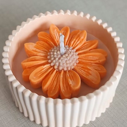 Daisy bomboniere new with candle in jar