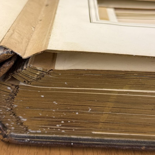 Photo album for thick cardboard photos used, shutter broken