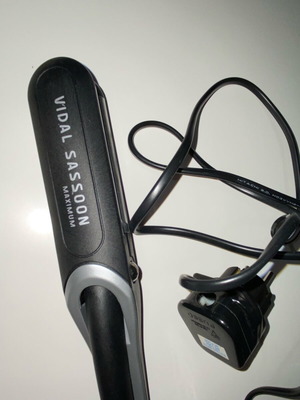 Πρέσα για τα μαλλιά Vidal Sassoon καινούργια με θήκη μεταφοράς